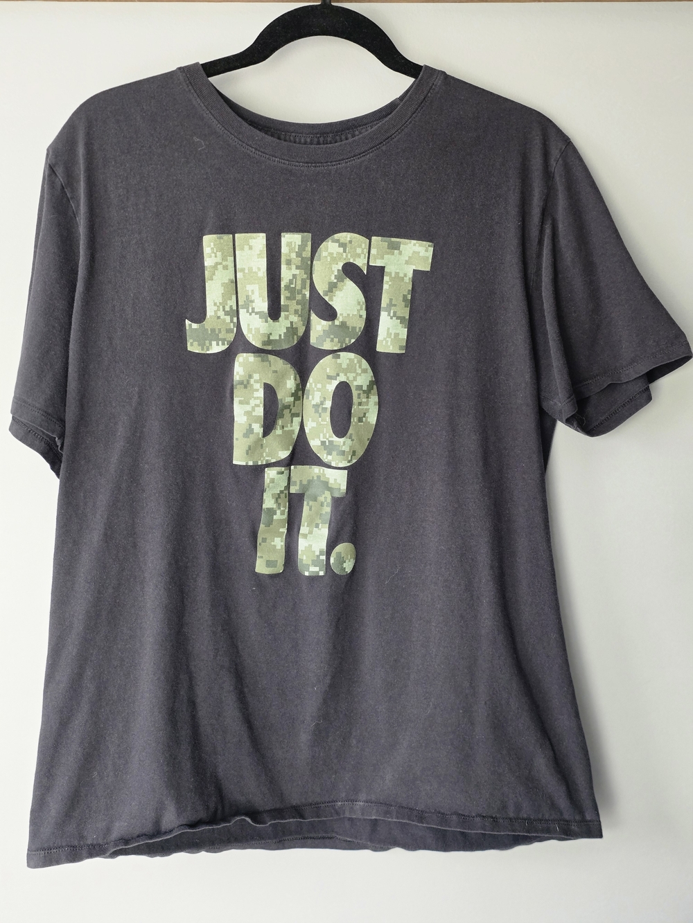 Nike Men's Black Short Sleeve 'Just Do It' Tee with Green Camo Graphic